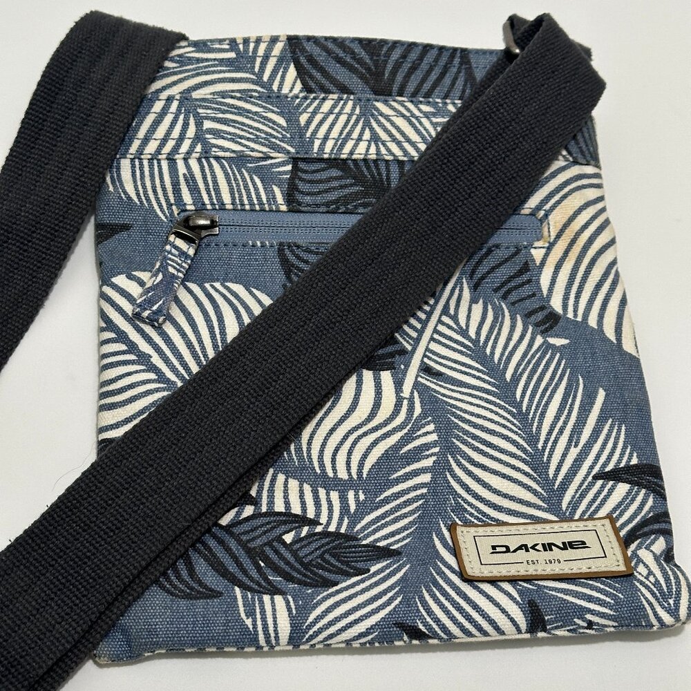 Dakine Jive Crossbody Bag in Breezeway Canvas - GREAT CONDITION - Picture 6 of 6